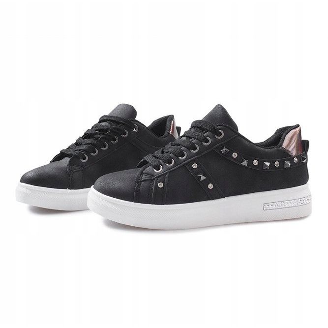 Sorte sneakers med Lucette nitter 1