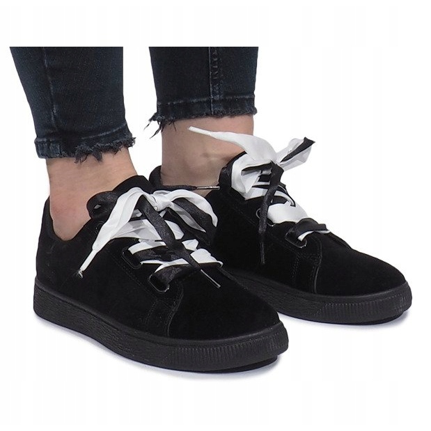 Sorte sneakers med Sabine sløjfer 2