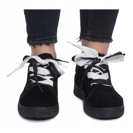 Sorte sneakers med Sabine sløjfer 1