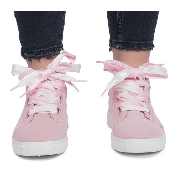 Lyserøde sneakers med Sabine sløjfer 2