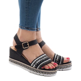Sort dekorerede kile sandaler YRT-72-1 2
