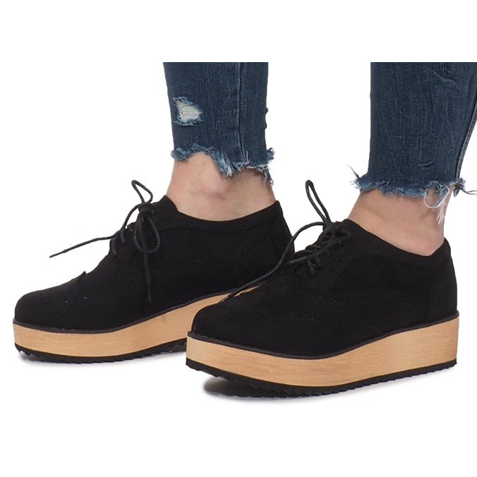 Sorte Brogues på Danielle -platformen 1