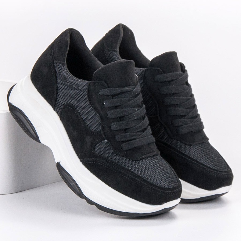 Ideal Shoes Lys sorte sneakers 1