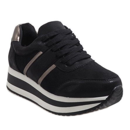 Sorte sneakers på 99-09 platformen 1