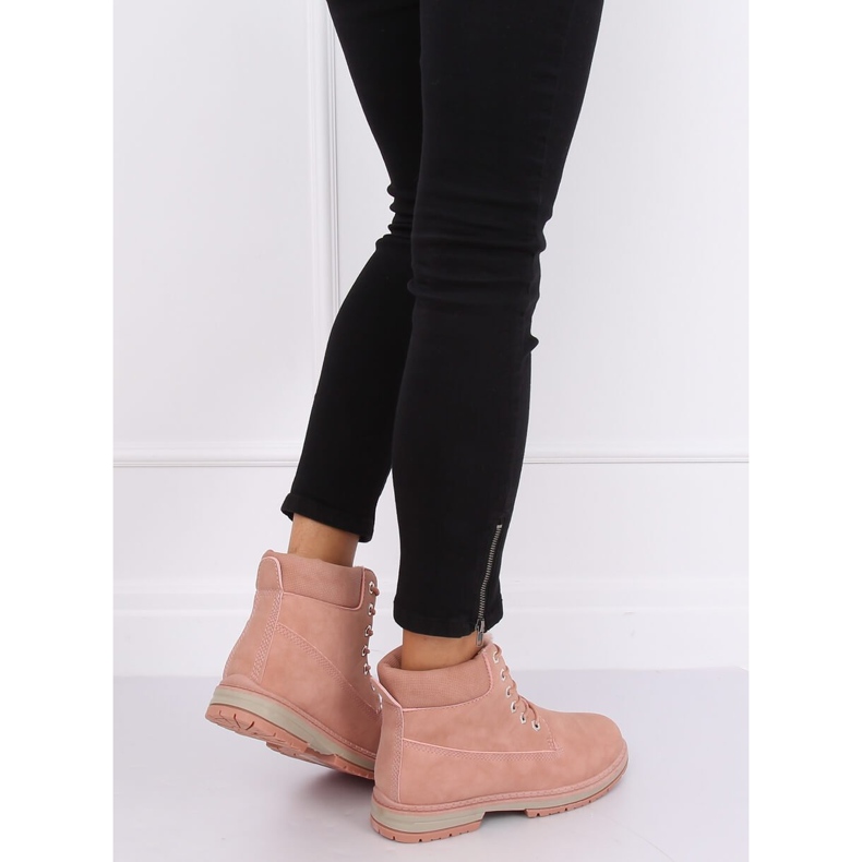 Isoleret lyserødt træ W19-42 Pink 2