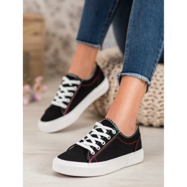 Kylie Sorte sneakers 2