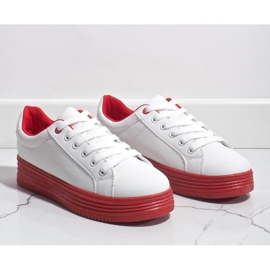 Hvide sneakers på en tyk rød sål W-68 2
