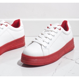 Hvide sneakers på en tyk rød sål W-68 3
