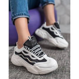 SHELOVET Sneakers på platformen hvid sort 2