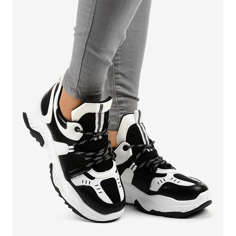Sort-hvide kvinders sneakers CB-136 2
