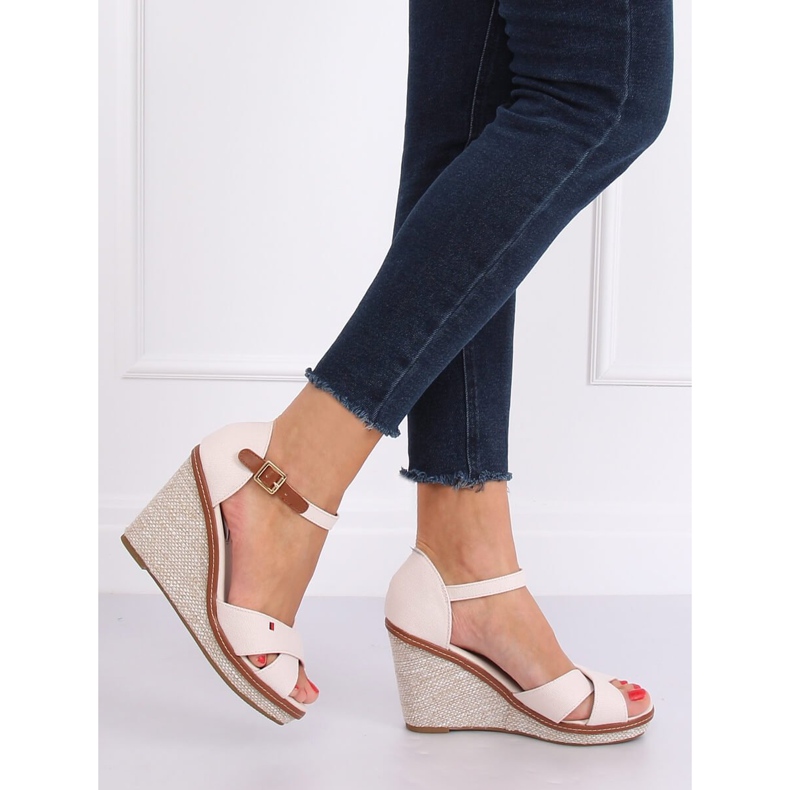 Beige kile sandaler R133P Beige 1