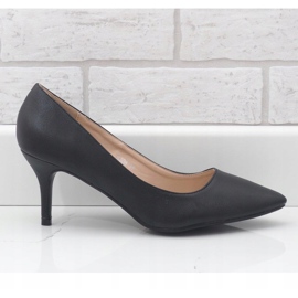 Sorte lave pumps på en K308 hæl 2