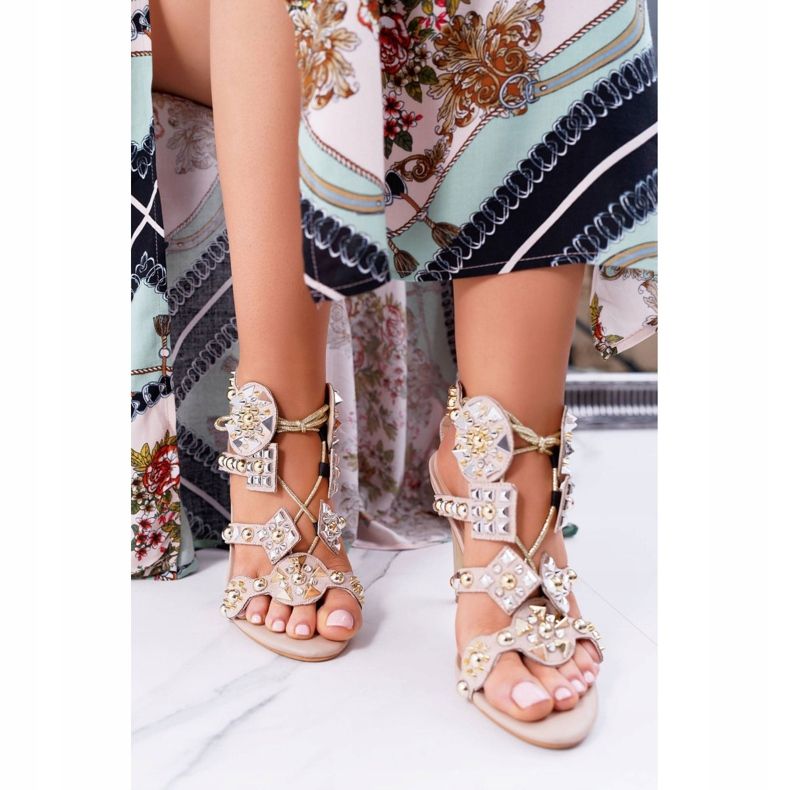 Lu Boo Sandaler På En Høj Hæl Jets Studs Rockers Beige 2