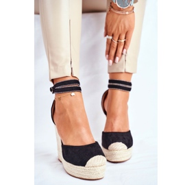 FB2 Kvinders sandaler på en kile hør sort Canterola 1
