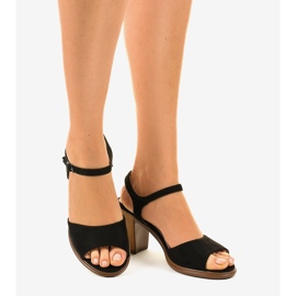 Sorte sandaler på stolpen ruskind 660-6 1