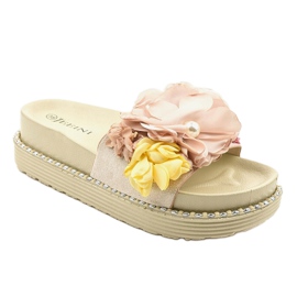 Beige tøfler med blomster 6138 1
