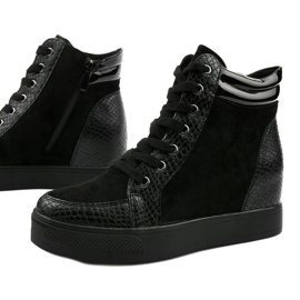 Sorte sneakers på kilen til Doreal 1