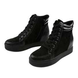 Sorte sneakers på kilen til Doreal 2