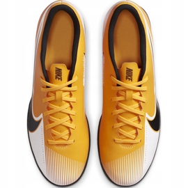 Nike Mercurial Vapor 13 Club Ic AT7997 801 fodboldsko orange gul 1