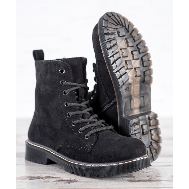 Small Swan Suede Trappers sort 1