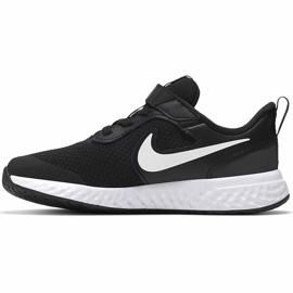 Nike Revolution 5 sorte og hvide børnesko BQ5672 003 1