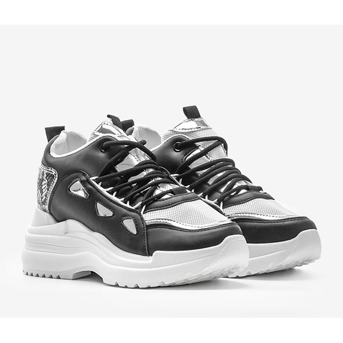 Sort og hvide snake sneakers 3170 1