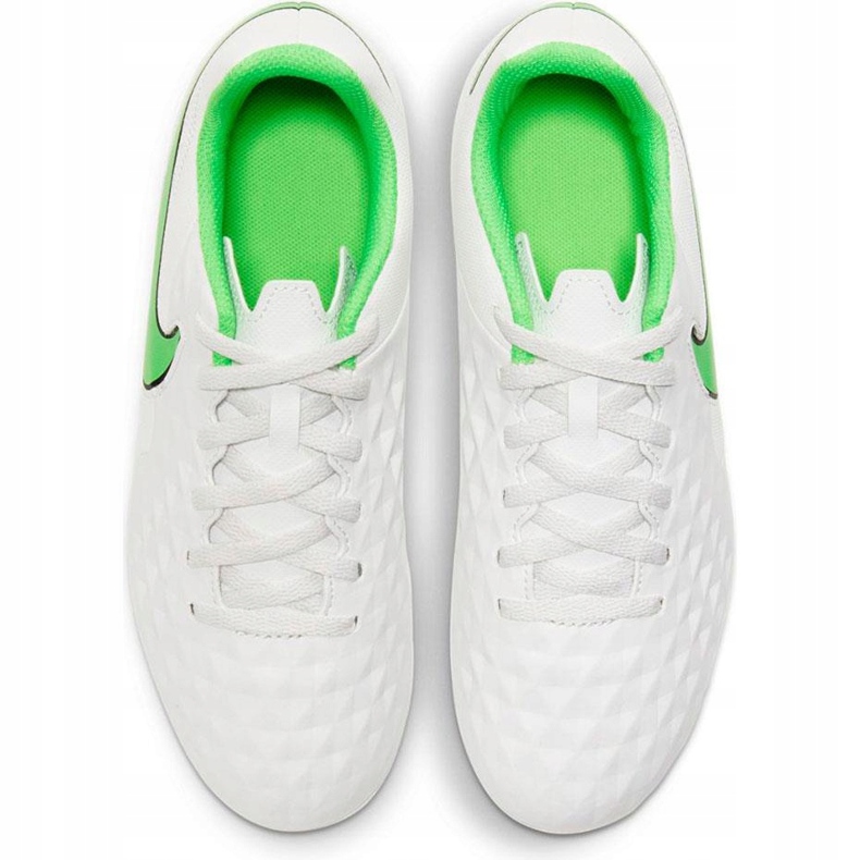 Nike Tiempo Legend 8 Club FG / MG Junior hvide AT5881 030 fodboldsko 1