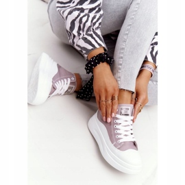 Kvinders høje sneakers på den grå platform Pæn pige hvid 2