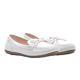 Hvide matte loafers med Deborah sløjfe 1