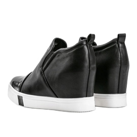 Kvinders sorte sneakers med Caroline -inskriptioner 1