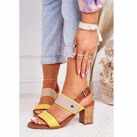 Jezzi Kvinders sandaler på Cork Post Yellow 20SD35-1826 beige 1