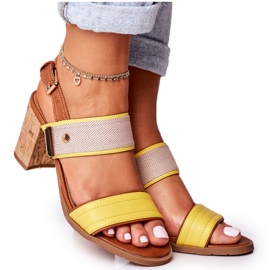 Jezzi Kvinders sandaler på Cork Post Yellow 20SD35-1826 beige 4