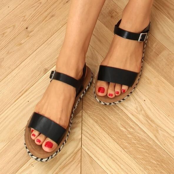 TH005 Sorte espadrillessandaler 1