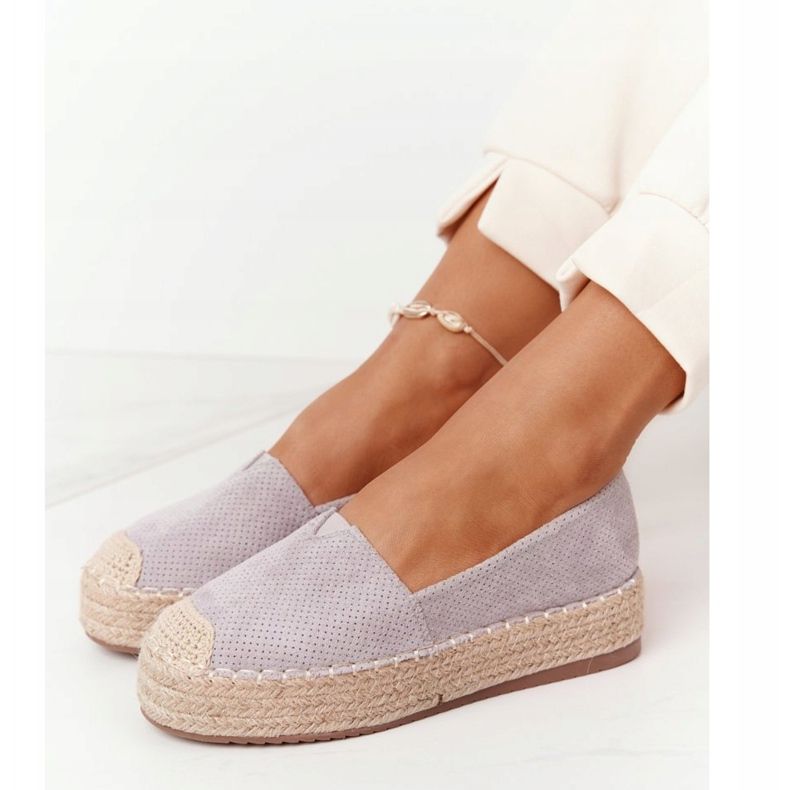 Espadrilles på den halmgrå motorvejsplatform 1