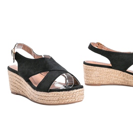 Sorte espadriller på kilen til Marina 1