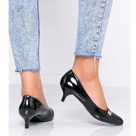 Sort pumps på Mollys lave hæl 1