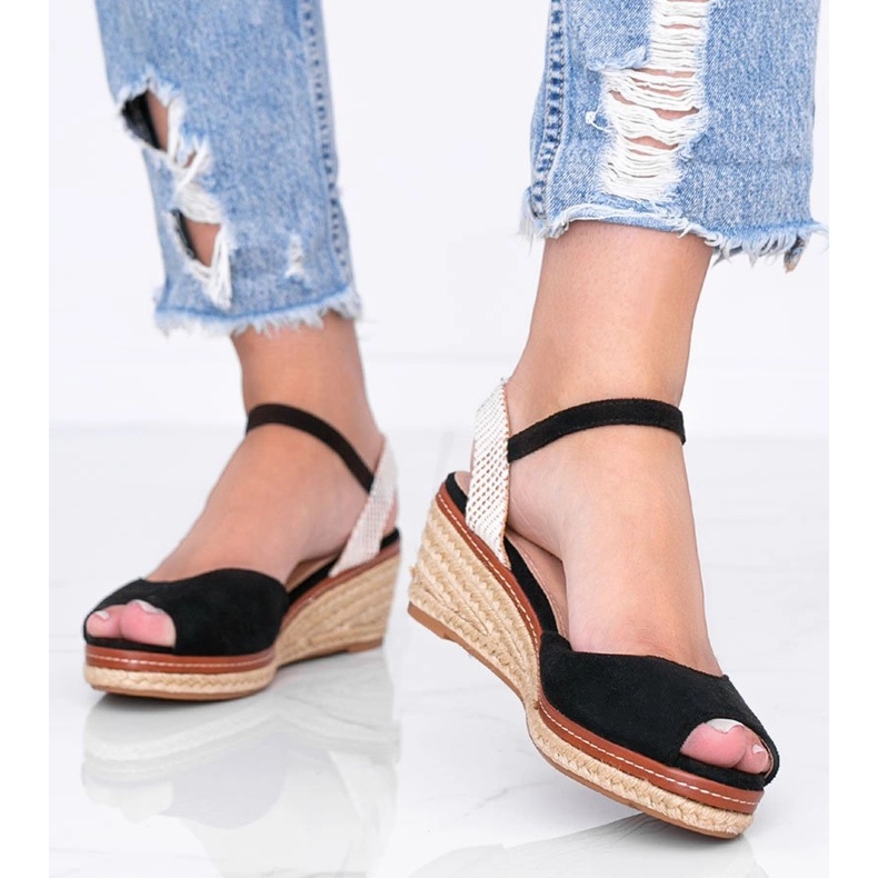 Sorte espadriller på Heis -kilen 1