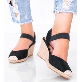 Sorte espadriller på kilen til Louise 1