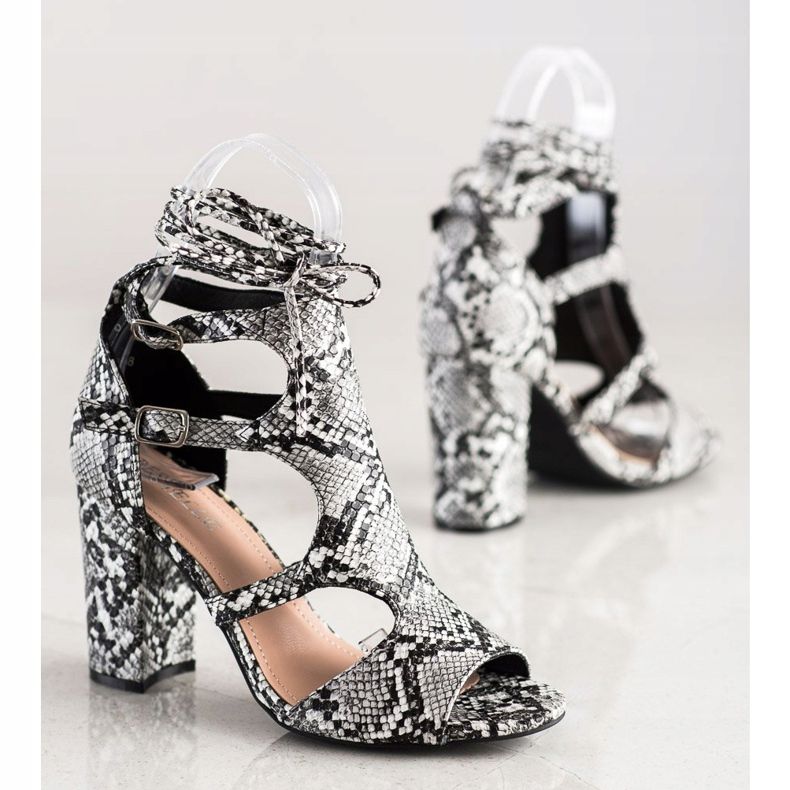 Bestelle Lukkede sandaler med binding sort 1