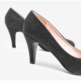 Blanke sorte pumps på en Zarila stilethæl 1
