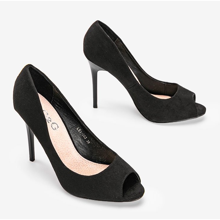 Sorte pumps på en Prima -hæl 2