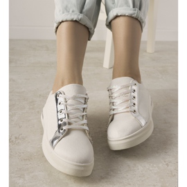 Matt hvide sneakers med en hvid Shift -sål 1