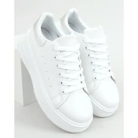 Hvide kvinders sneakers T0YD8240-5 WHITE / SILVER sølv 2