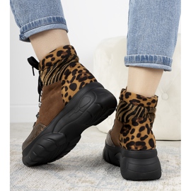 Brune vintersneakers med temaet Cesaria animal 1