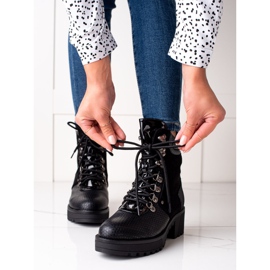 Janessa Sort Workers Snake Print 1