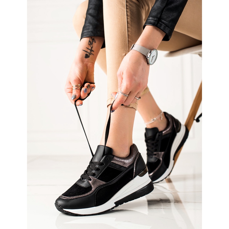 TRENDI Stilfulde sorte sneakers 1