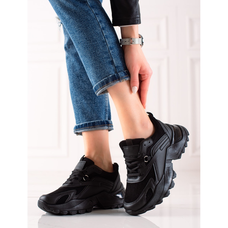 TRENDI Sort mode sneakers 1