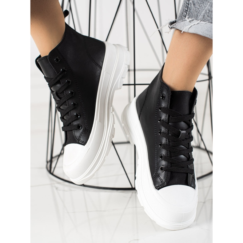 TRENDI Høje sorte sneakers 1