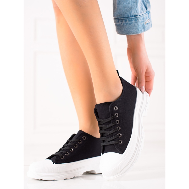 TRENDI Lav sorte sneakers 1