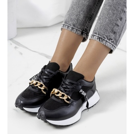 Sorte sneakers med Saminas kæde 1